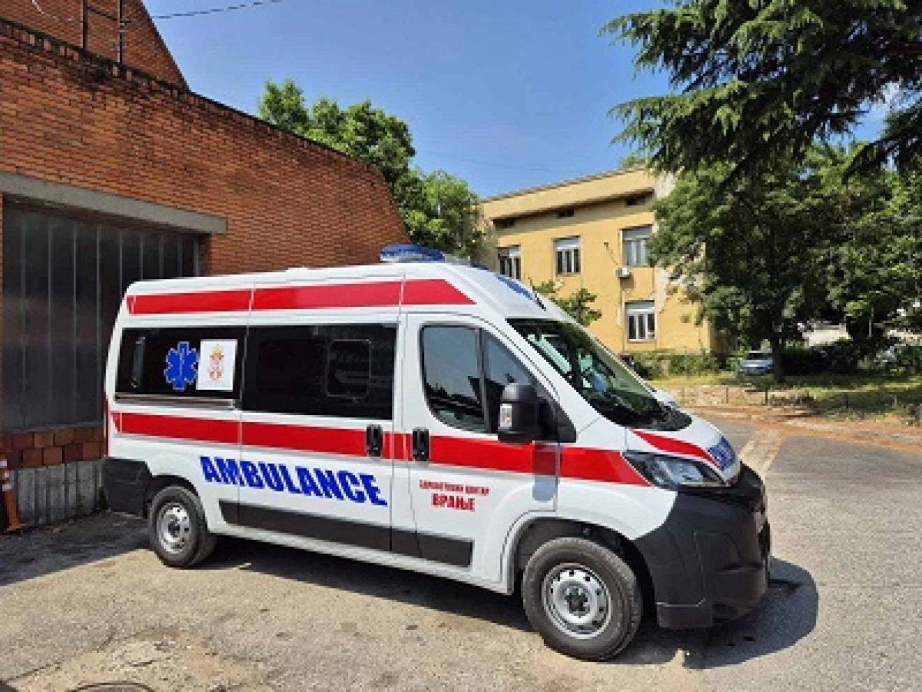 Здравствени центар Врање добио ново санитетско возило марке Пежо Боксер најновије генерације